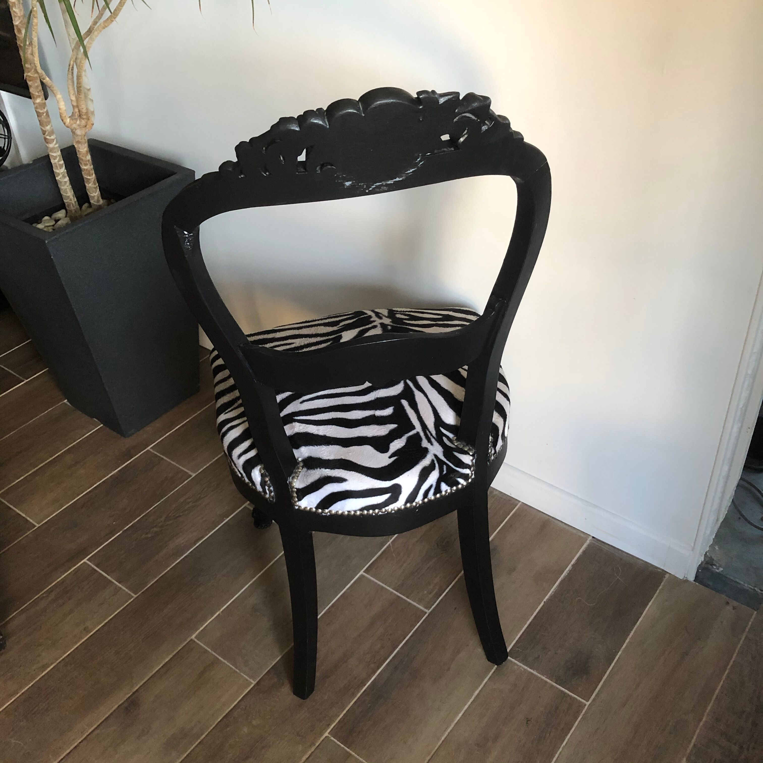 Chaise style Louis XV relookée