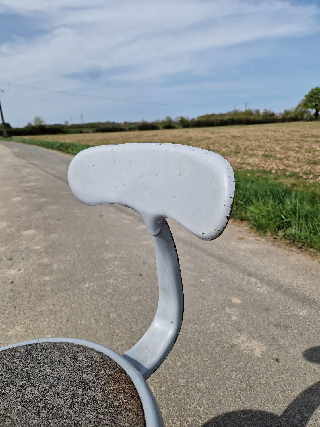 Lot de 2 chaises d'atelier Modèle Nicolle à queue de baleine