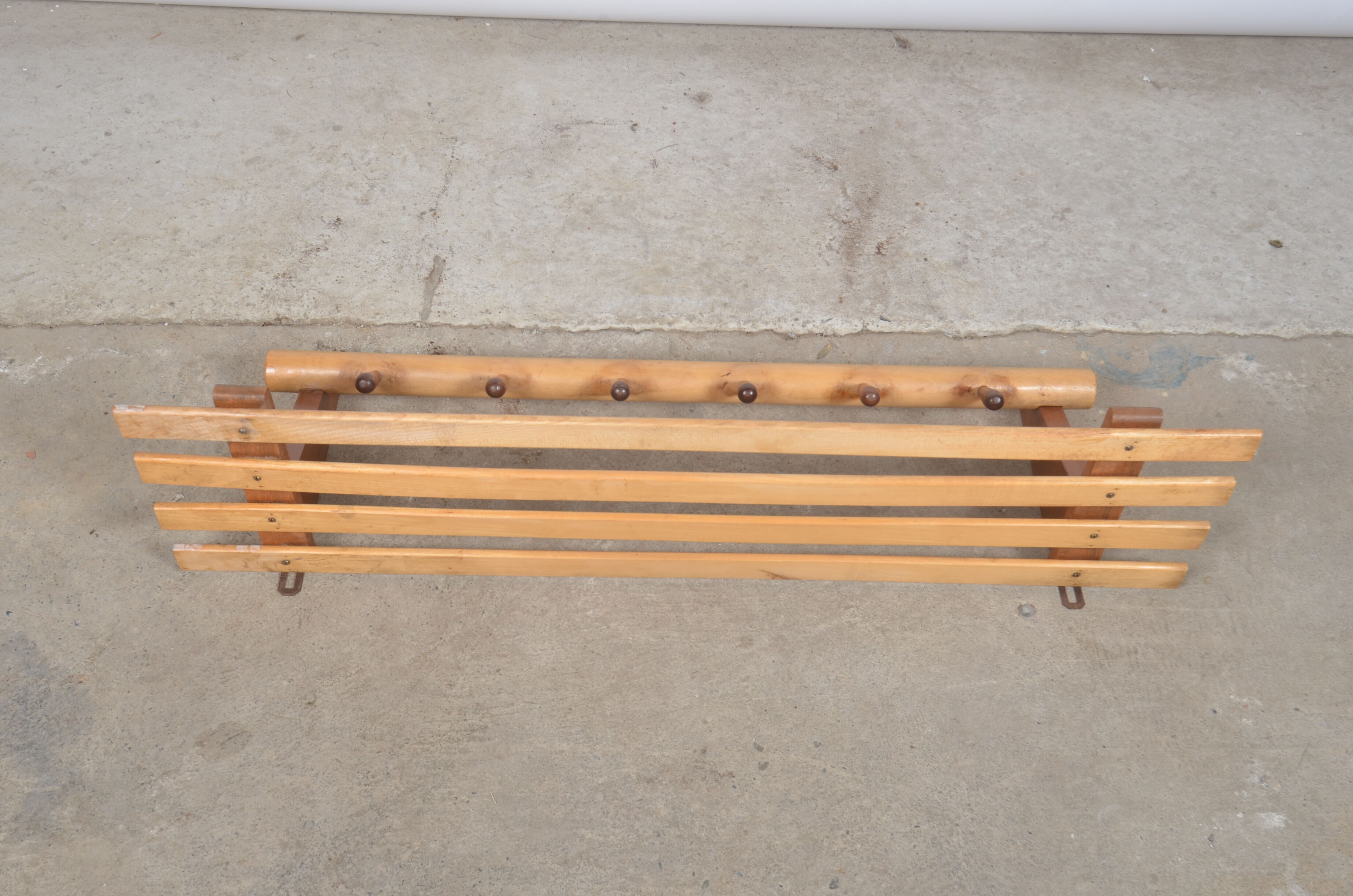 Wall-mounted coat rack