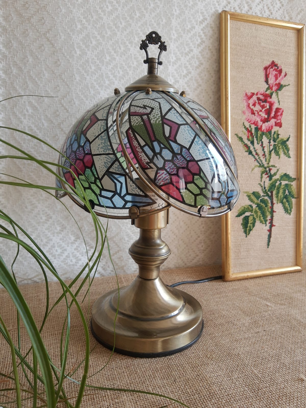 Tactile tiffany style table lamp - vintage