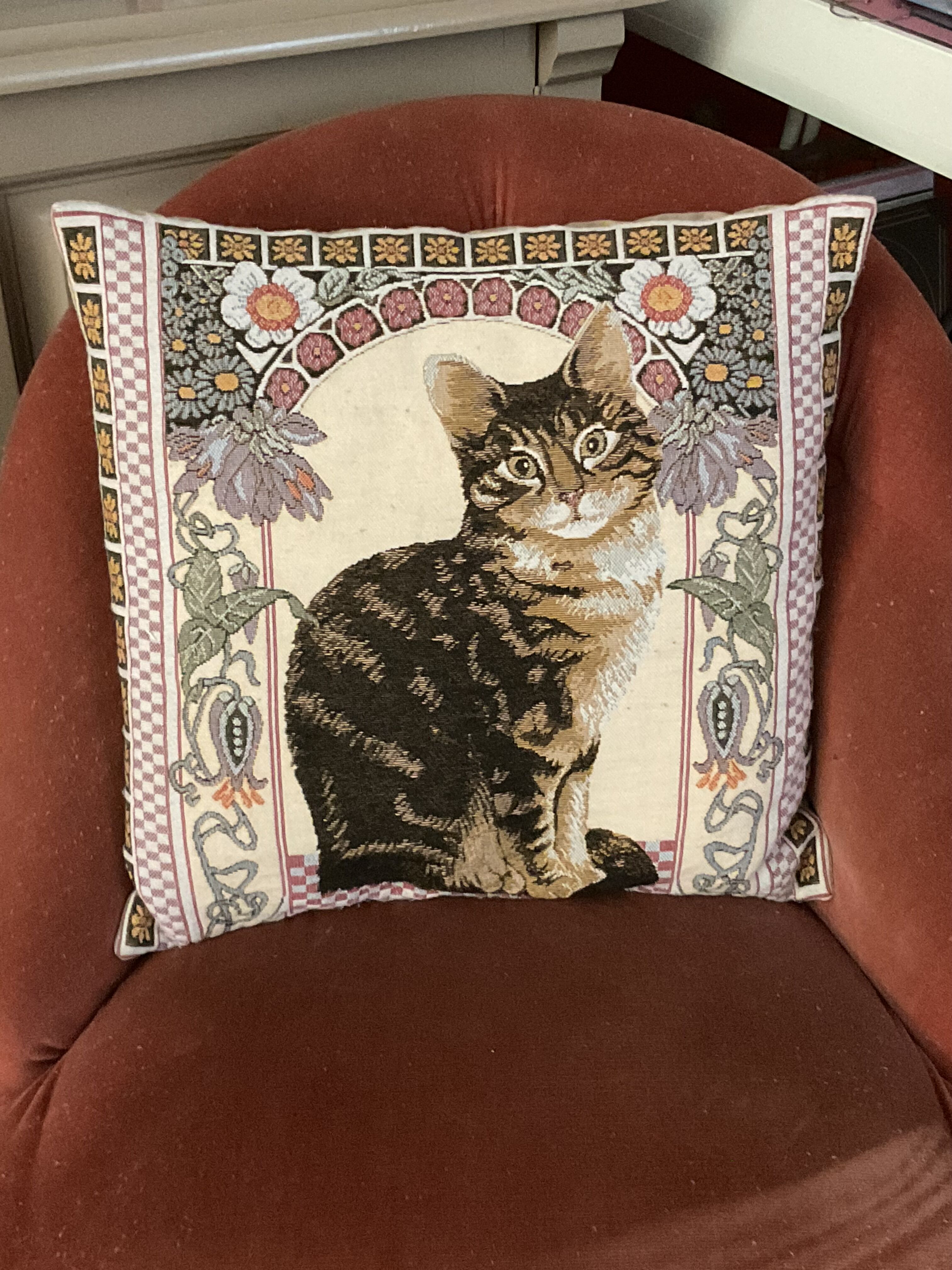 Cushion tapestry cat