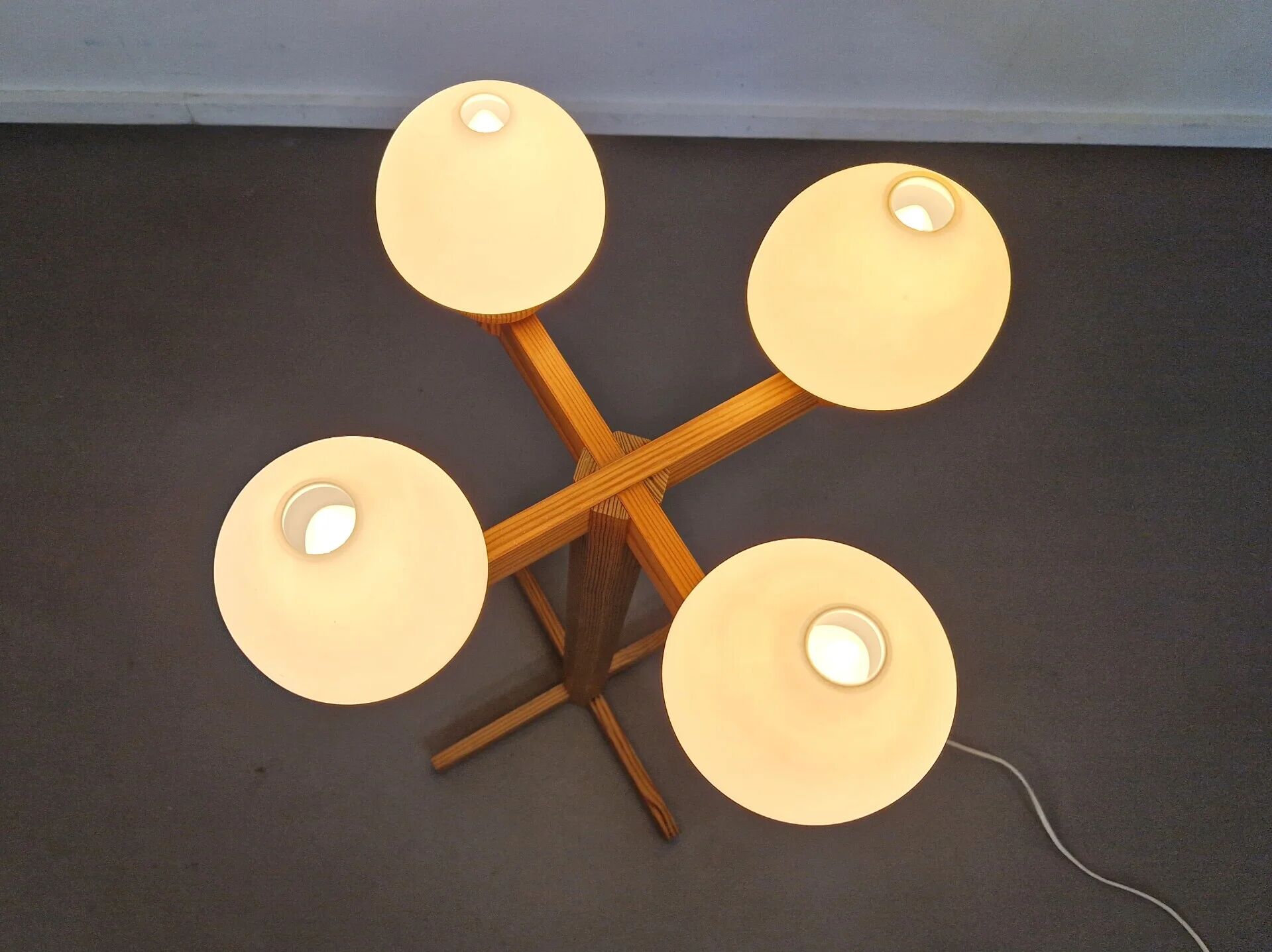 Uno Dahlén for Aneta Sweden | Floor lamp