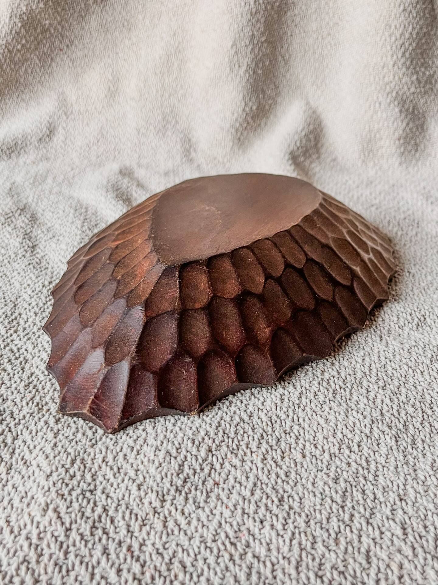 Vide-poche en bois sculpté style Boho Japandi, Indonésie