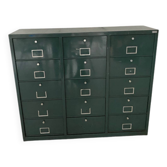 Cabinet flaps
