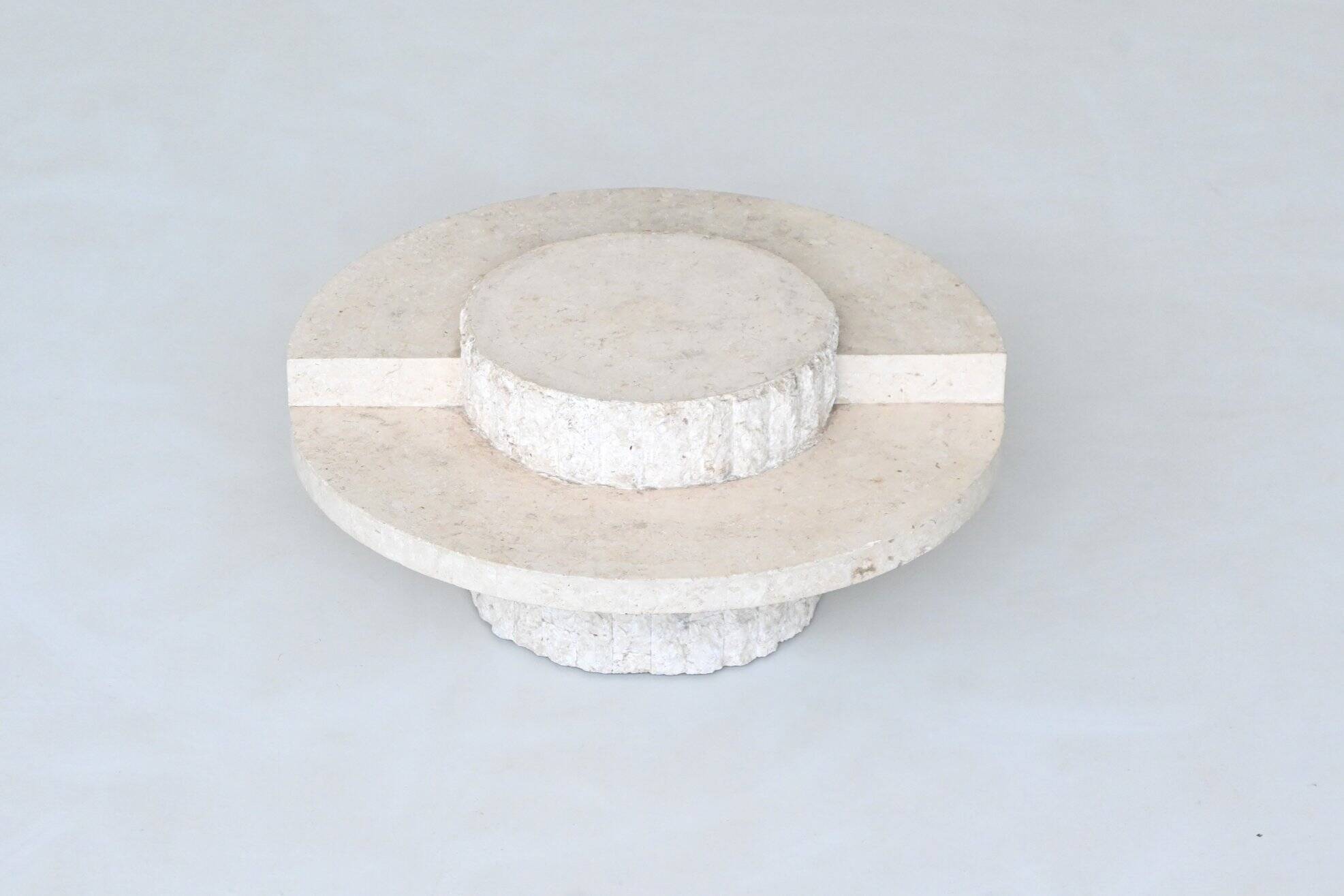Table basse sculpturale en pierre de Mactan de Magnussen Ponte, Belgique 1970