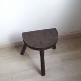 Half-moon tripod stool