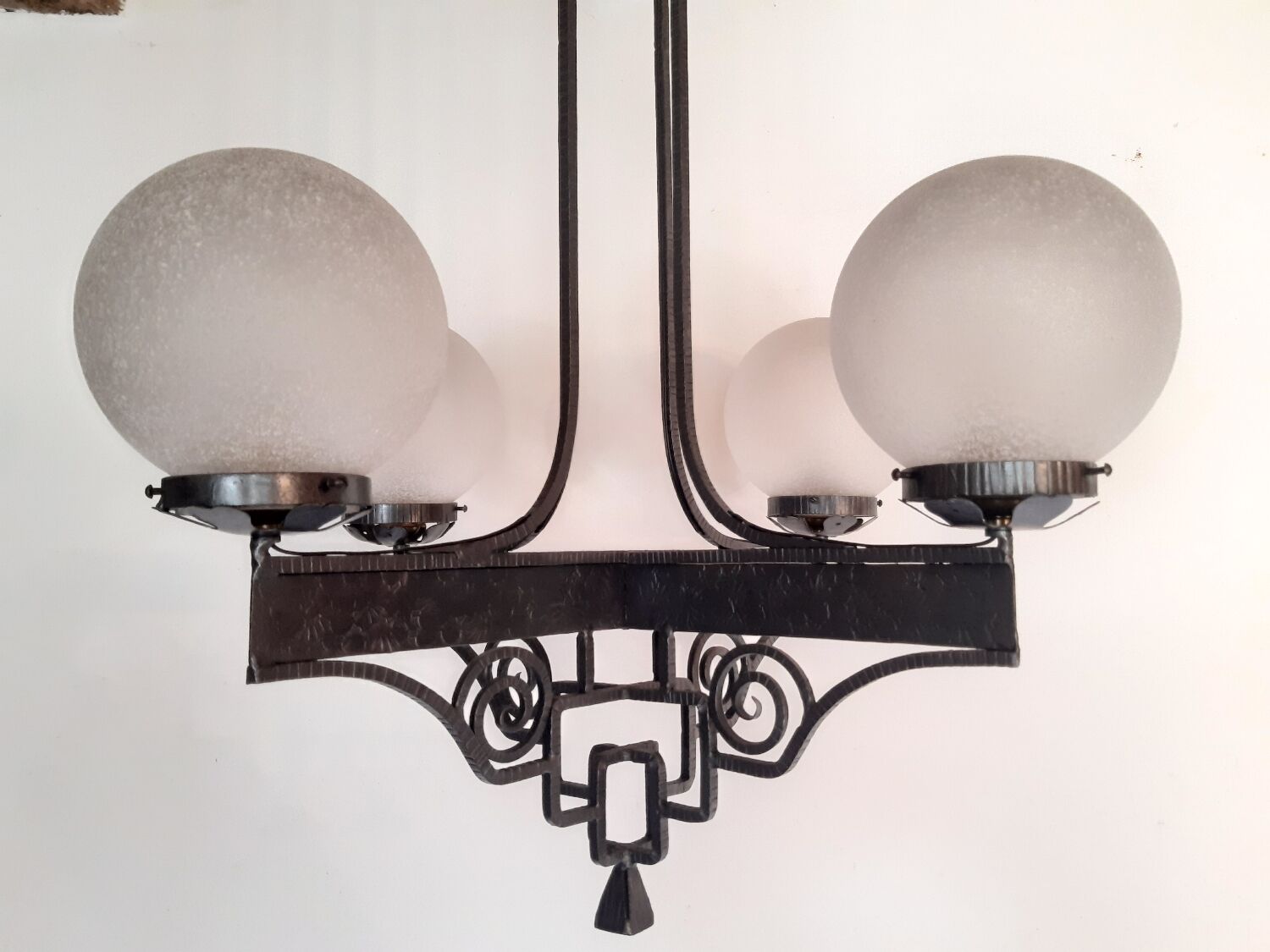 Chandelier 1930 art deco wrought iron and balls glass granite