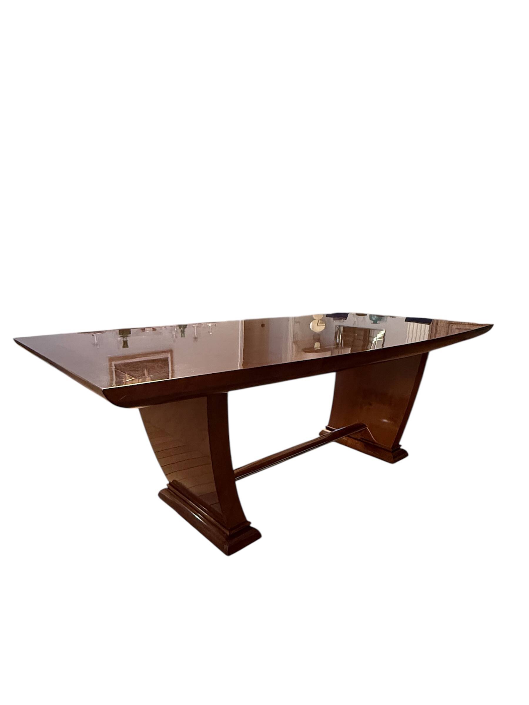 Lacquered solid wood table