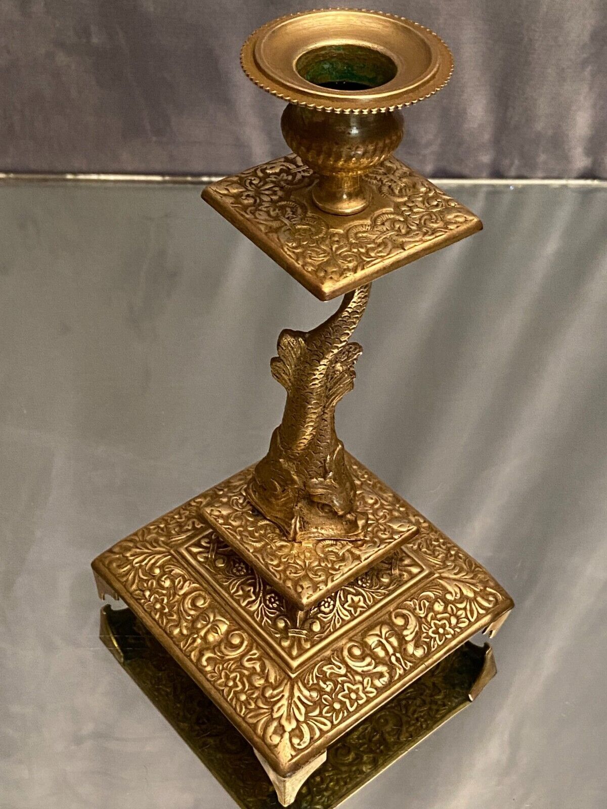 Lamp foot XIXth Louis XIV with stylized dauphin mounted in lamp without transformation