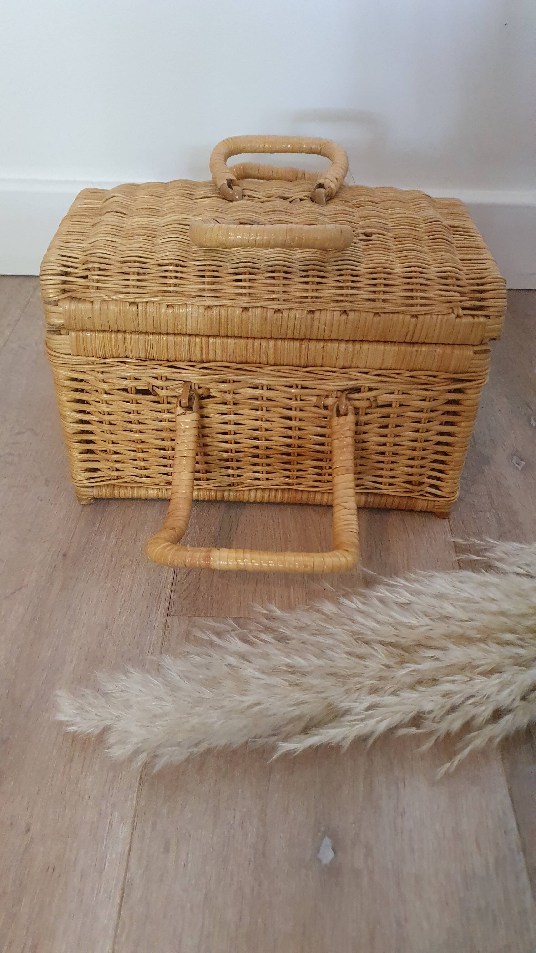 Vintage rattan and wicker picnic case - LPR22065