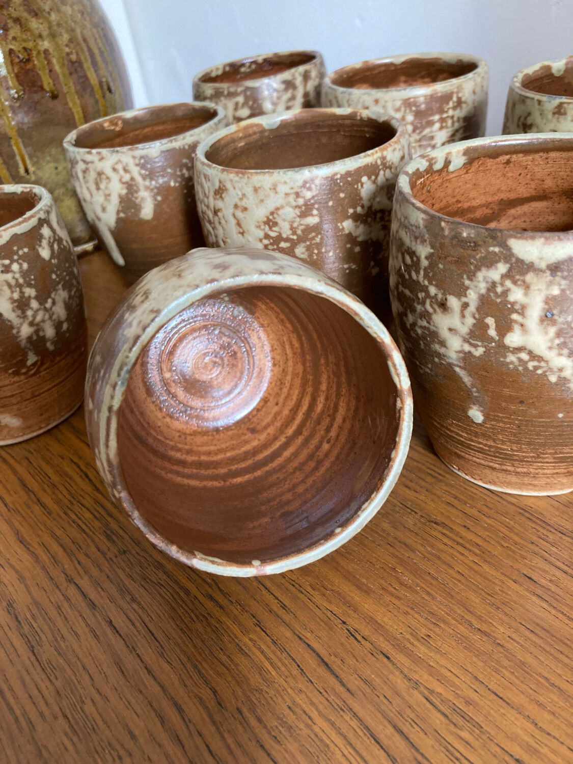 Terracotta and gray orangeade service