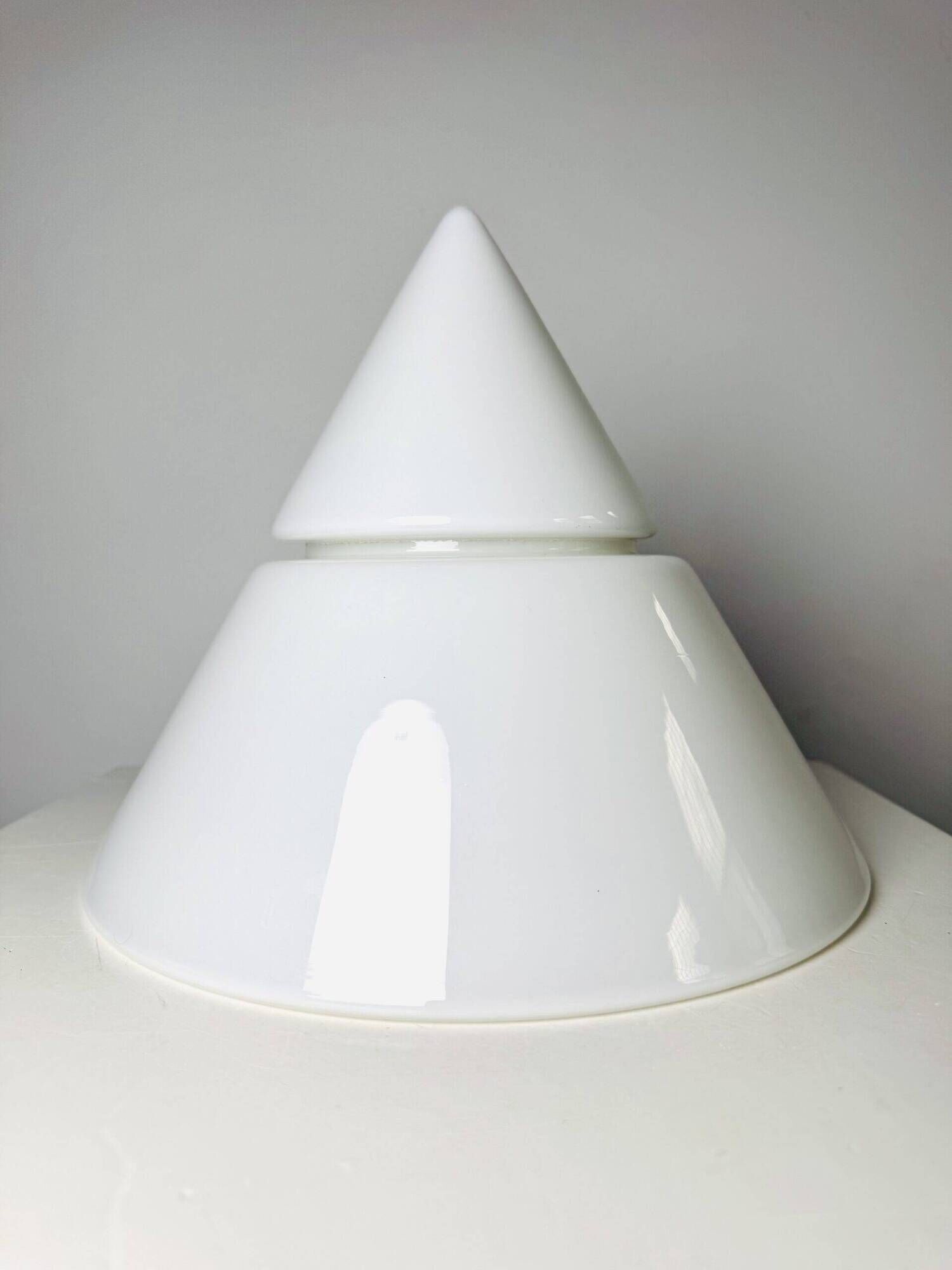 D-2136 Kilimanjaro Table Lamp By Sergio Asti For Raak Amsterdam, The Netherlands 1978