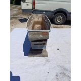 1 enamelled cast iron art deco planter