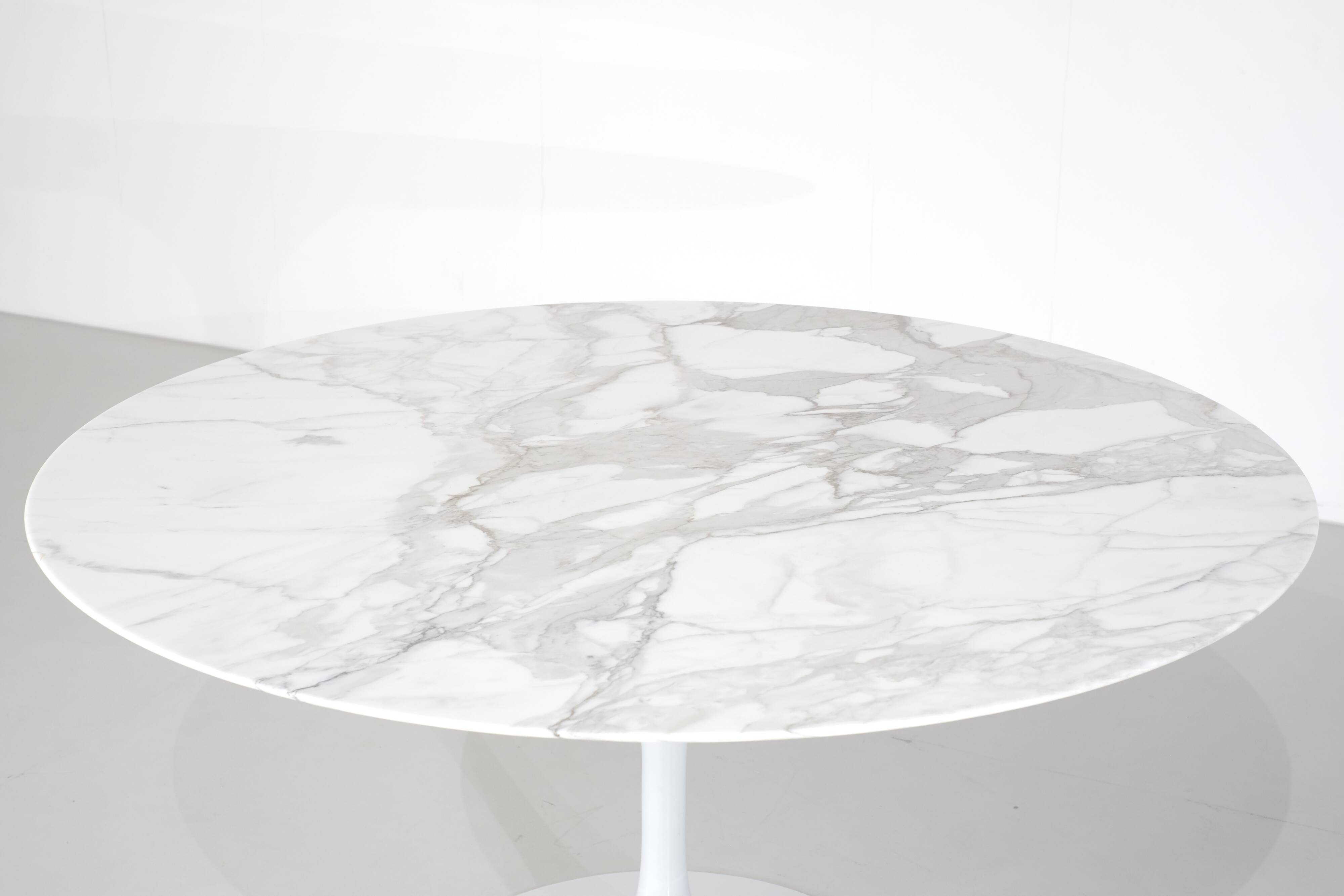 Tulip dining table by Eero Saarinen for Knoll International - 1960s