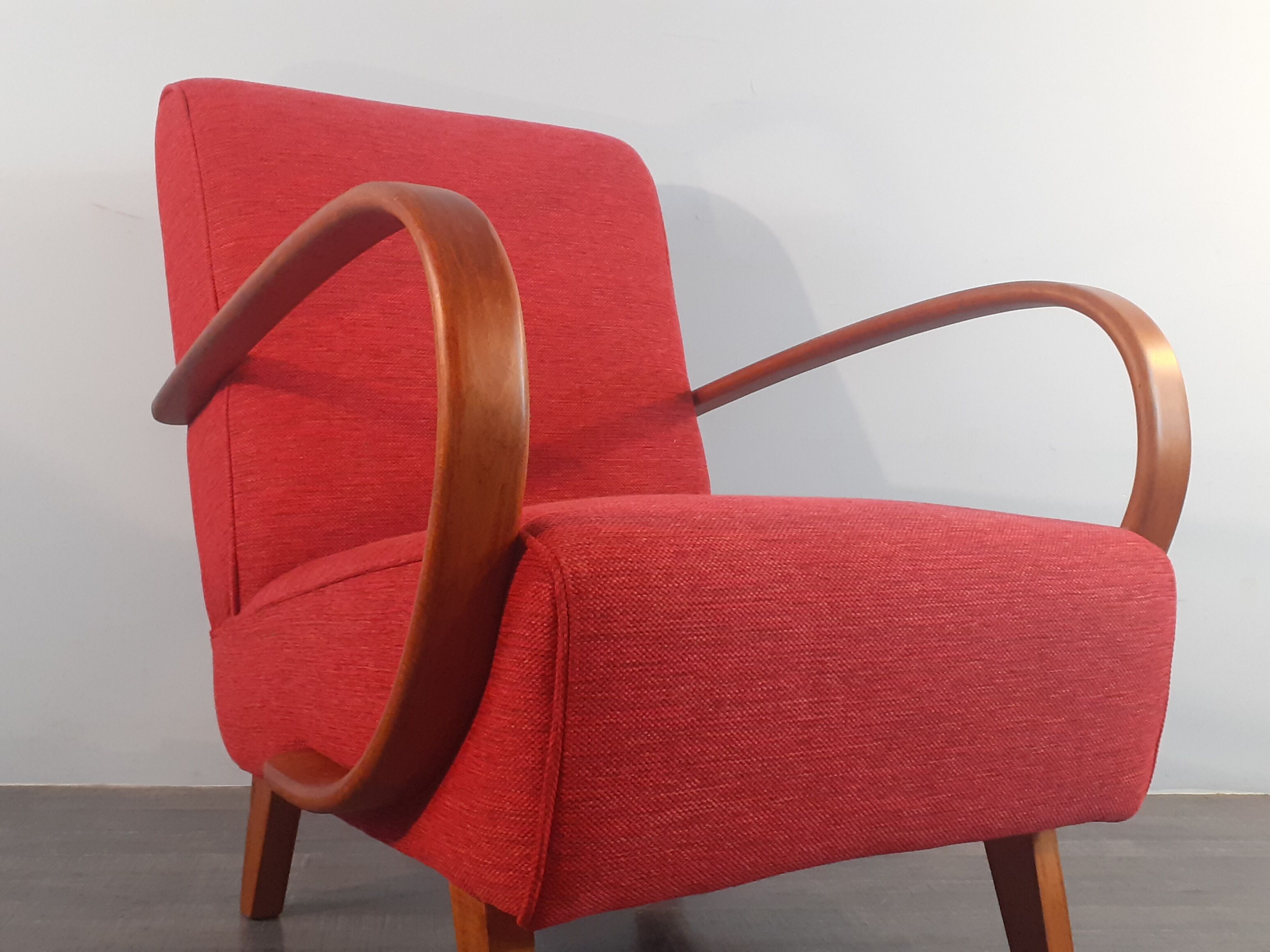 Pair of H262 Armchairs by Jindrich Halabala, Czech Art Deco 1940s