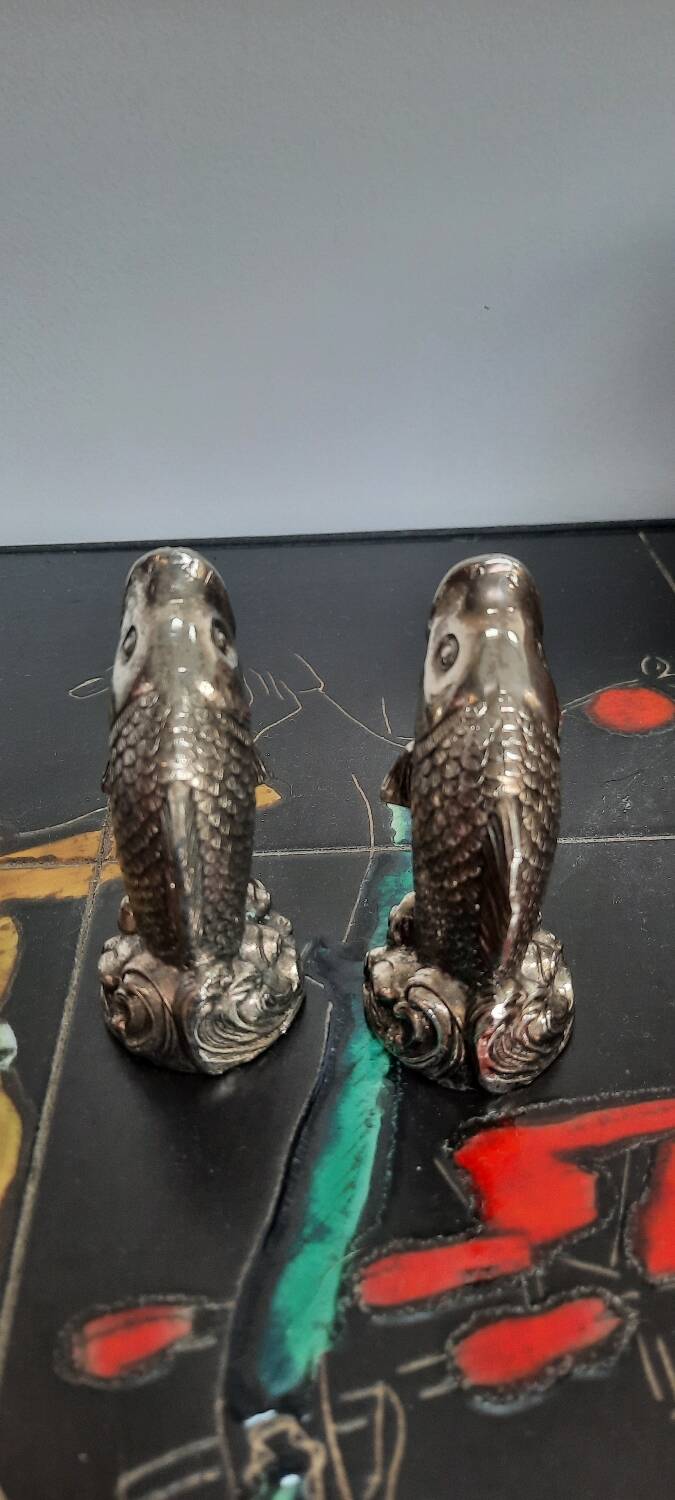 Fish salt and pepper shakers