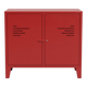 Mobilier en métal rouge de style industriel