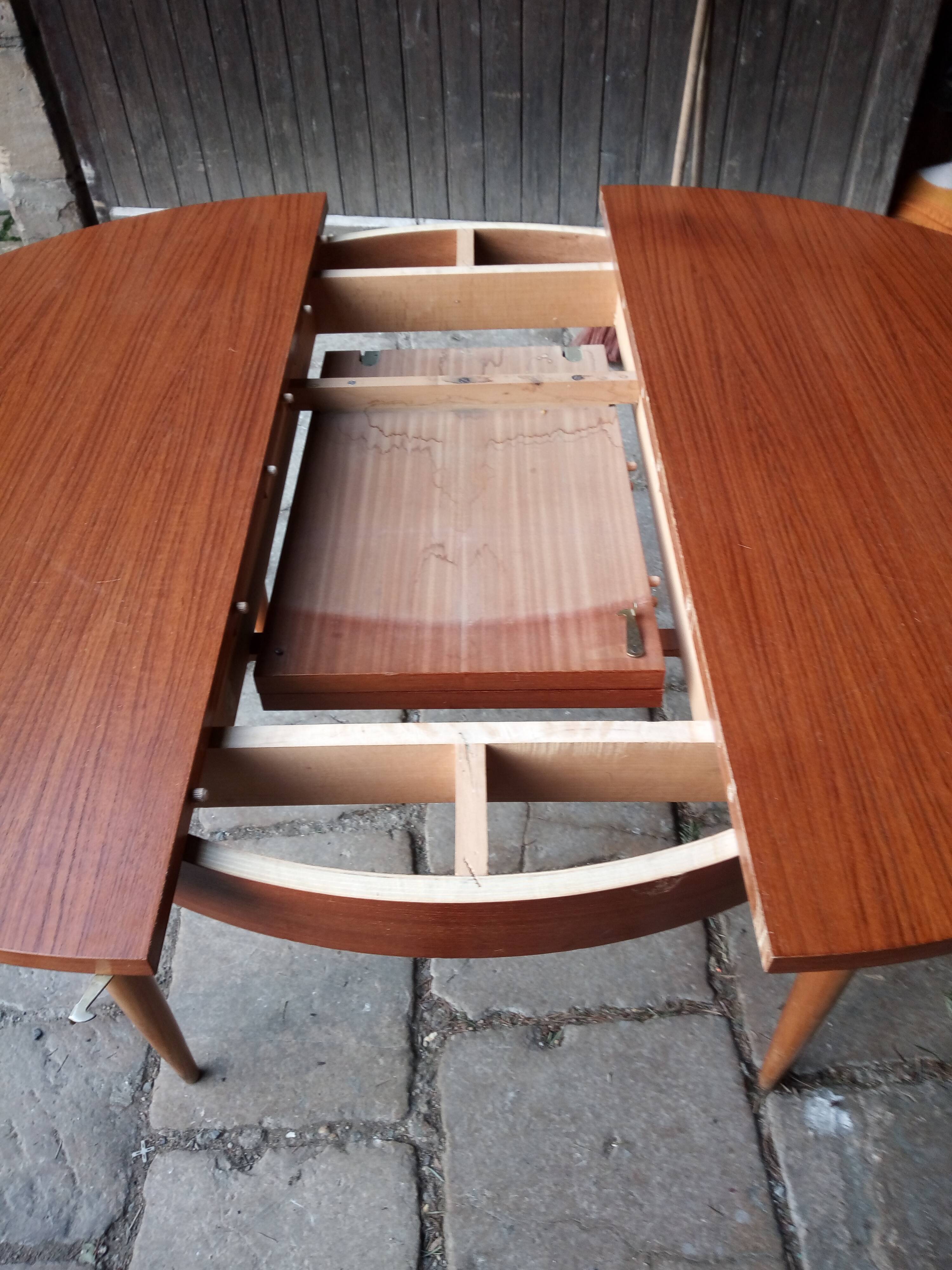 Round table expandable vintage