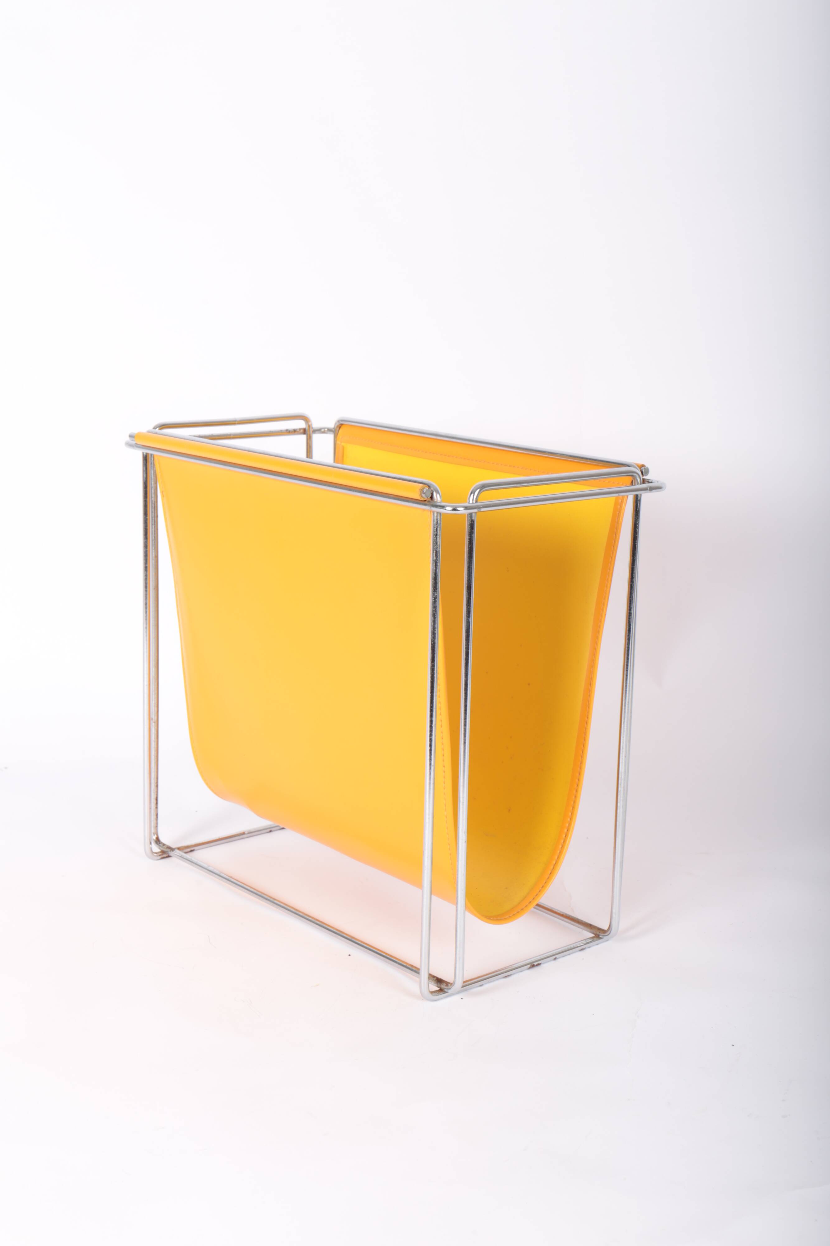 Vintage magazine rack by Gérard Rignault - Group SA