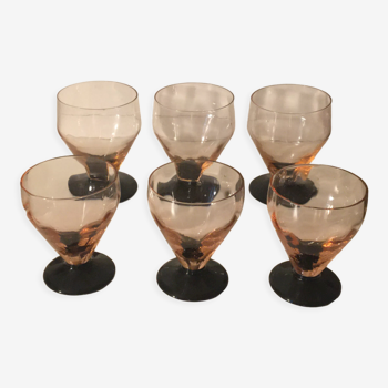 Verres à eau en cristal soufflé rose transparent et pieds noir années 30