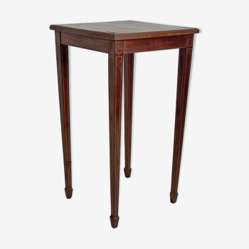 Square mahogany table and mahogany veneer
