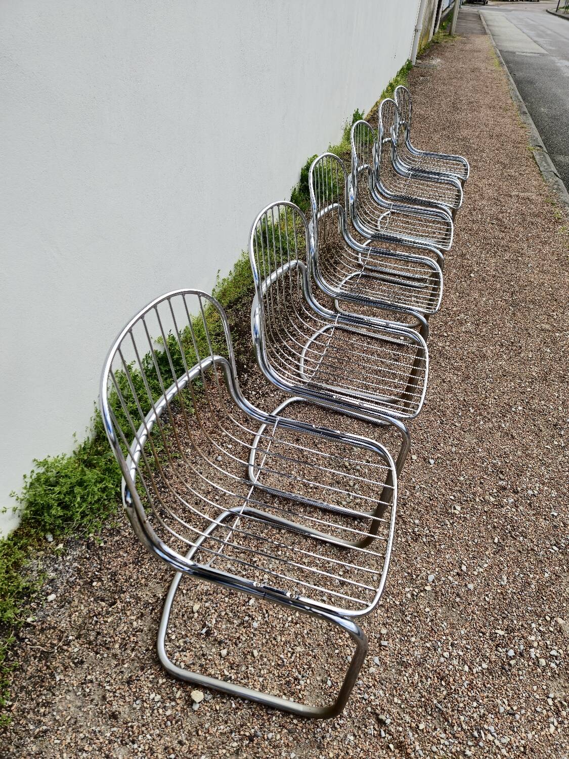 Set of 6 chrome metal design chairs from the 1970s.