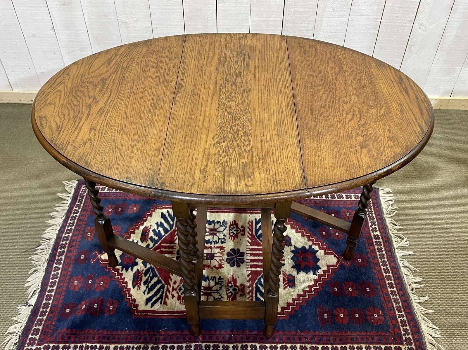 English folding oak table from the early 20th century GATELEG