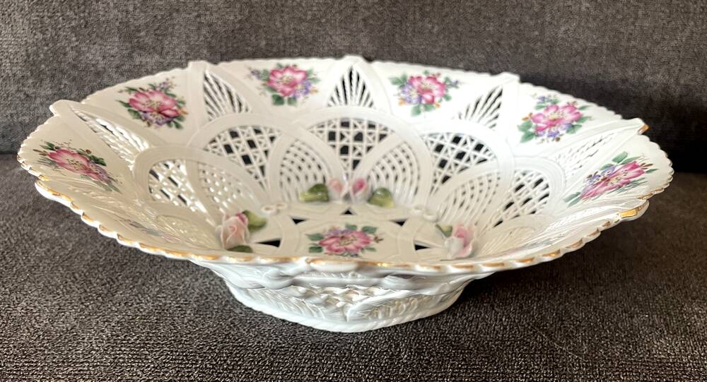 Fruit bowl crafted with floral decoration, Sumi, Romania, centrepiece decor.