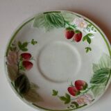 Deux assiettes en barbotines, H B, Choisy le roi
