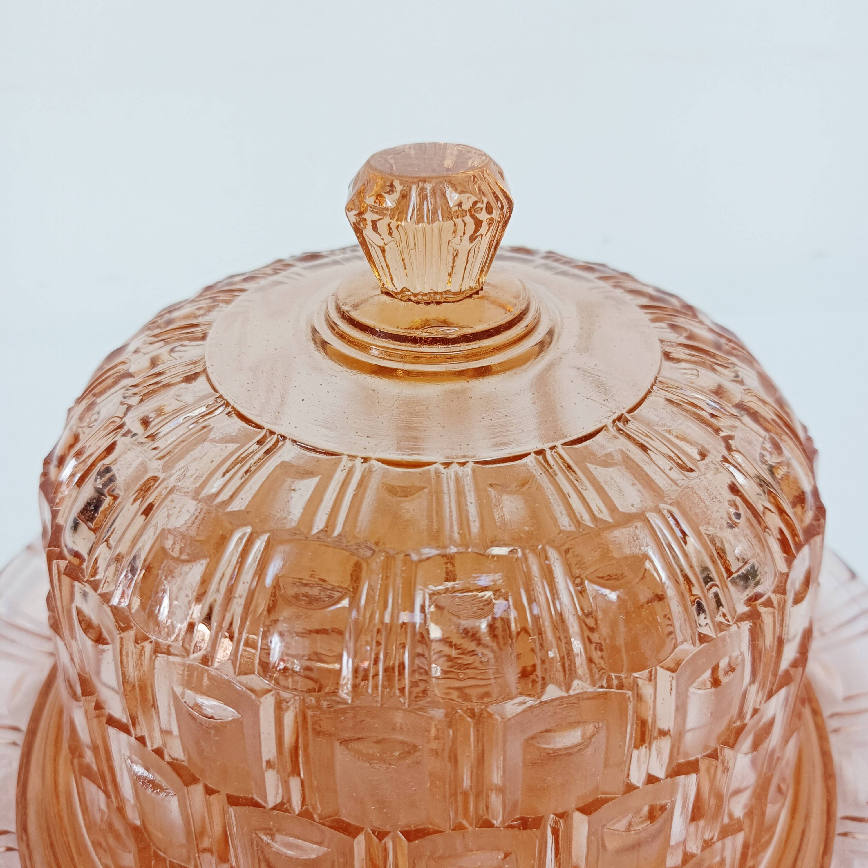 Cloche à dessert ou à fromage en verre rose