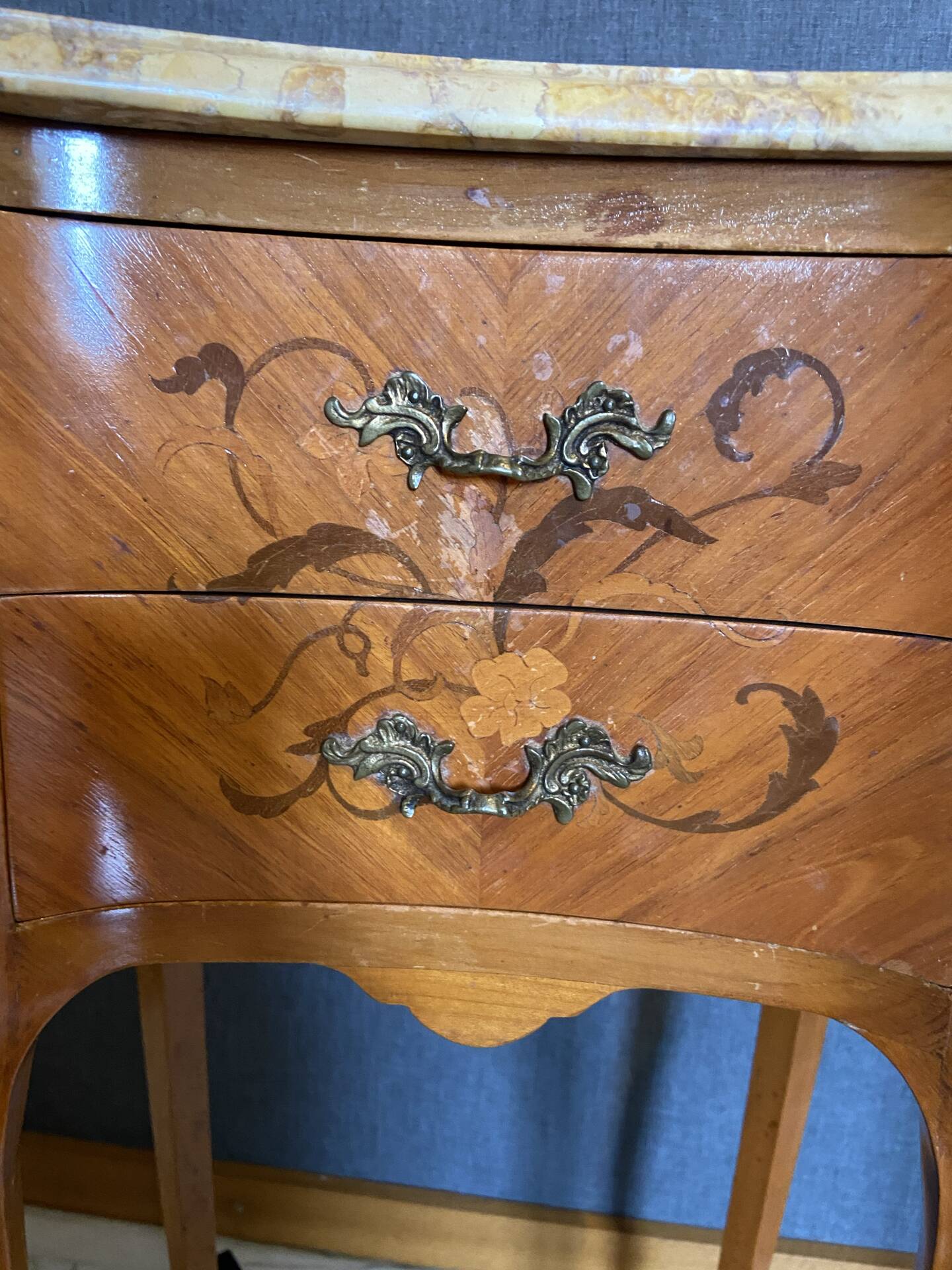 Tables de chevet style Louis XV