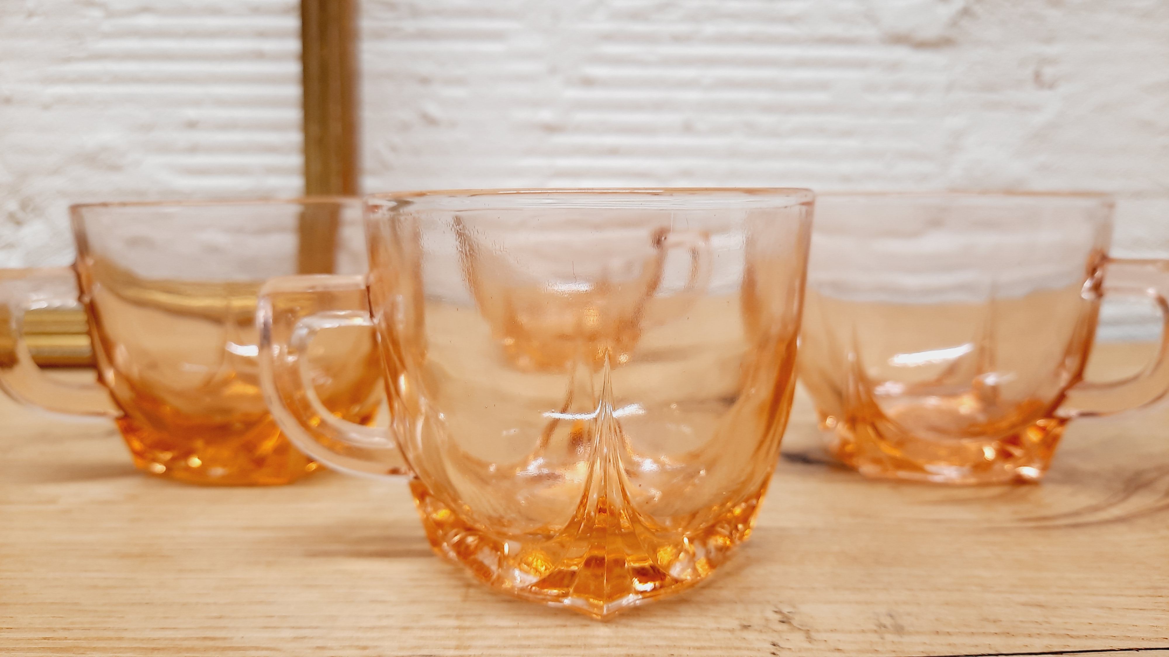 Set 4 cups old pink glass