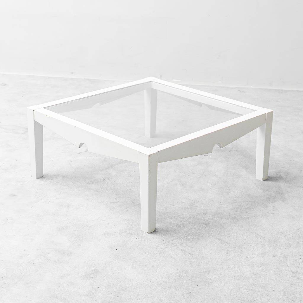 Vintage coffee table in white lacquered wood and glass, Italian design 1970s