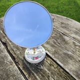 Round mirror on pedestal 18x31cm