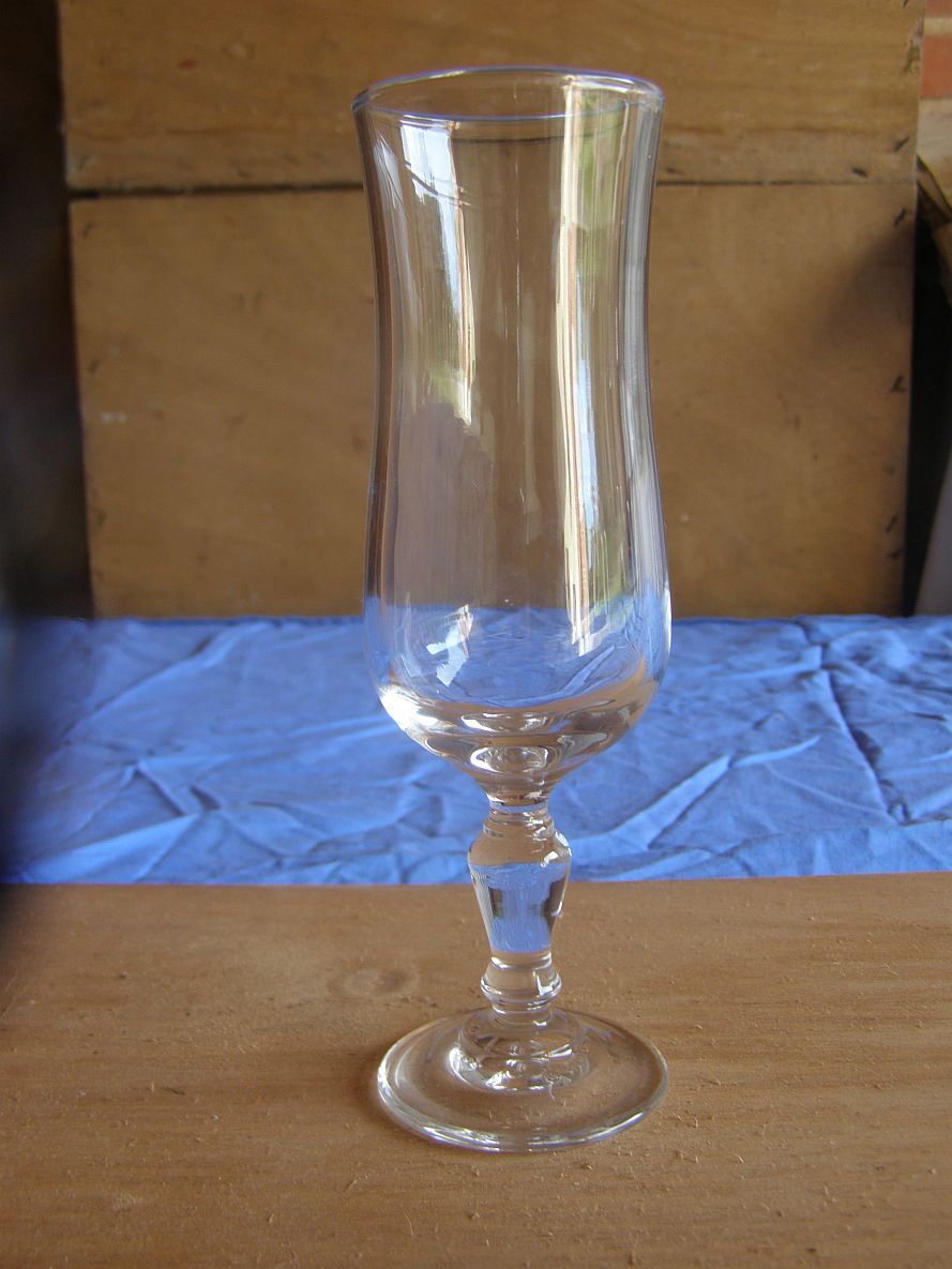 20 chamagne flutes "Arcoroc" model Normadie with wooden transport box