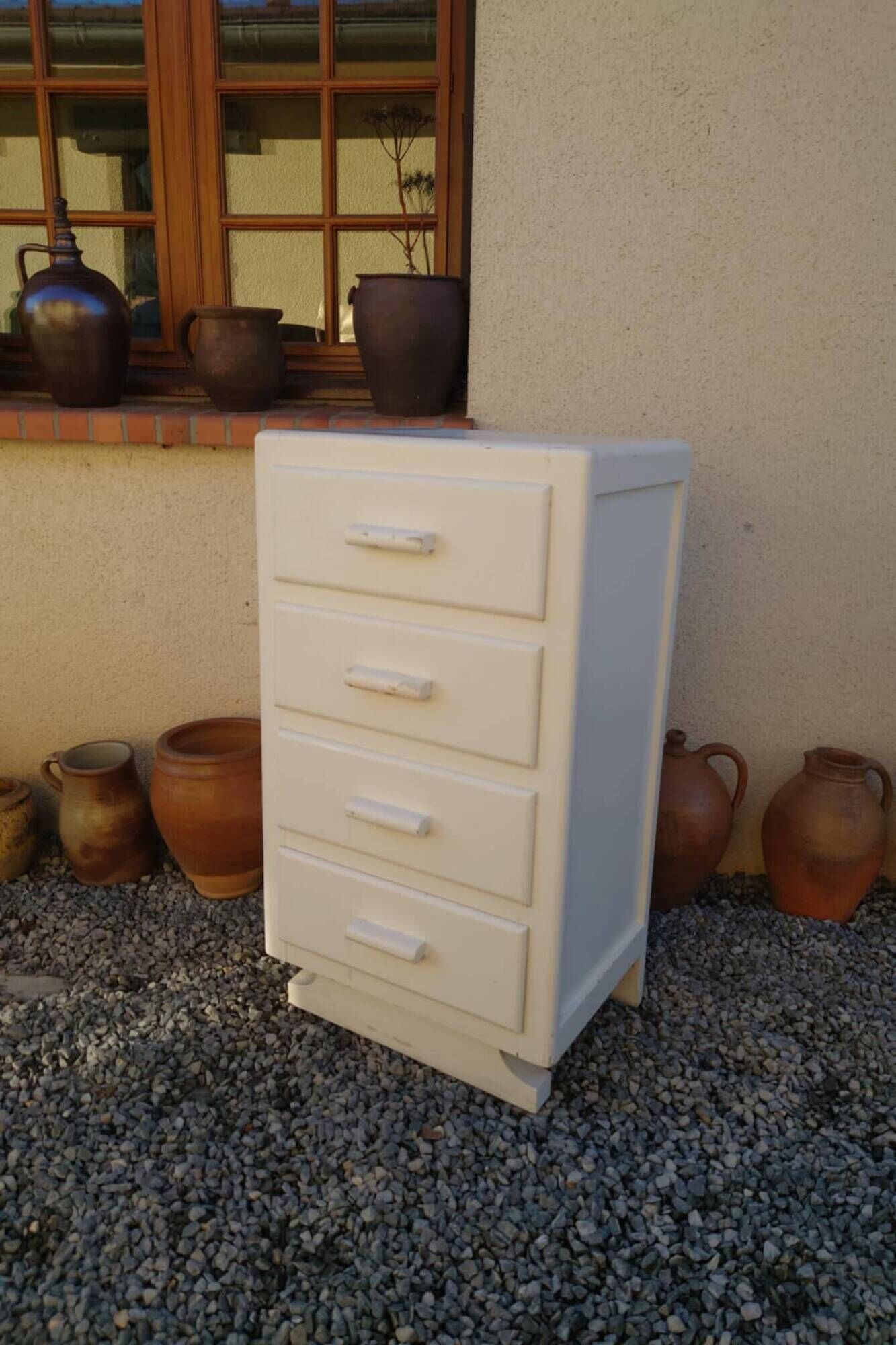 Art Deco chest of drawers in white painted wood with 4 drawers