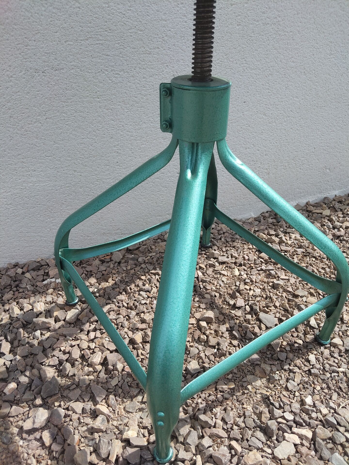 Nicolle workshop chair / Nicolle type with whale tail backrest