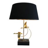 Lampe de table en laiton décor vol d’oies sauvages, travail français, vers 1970