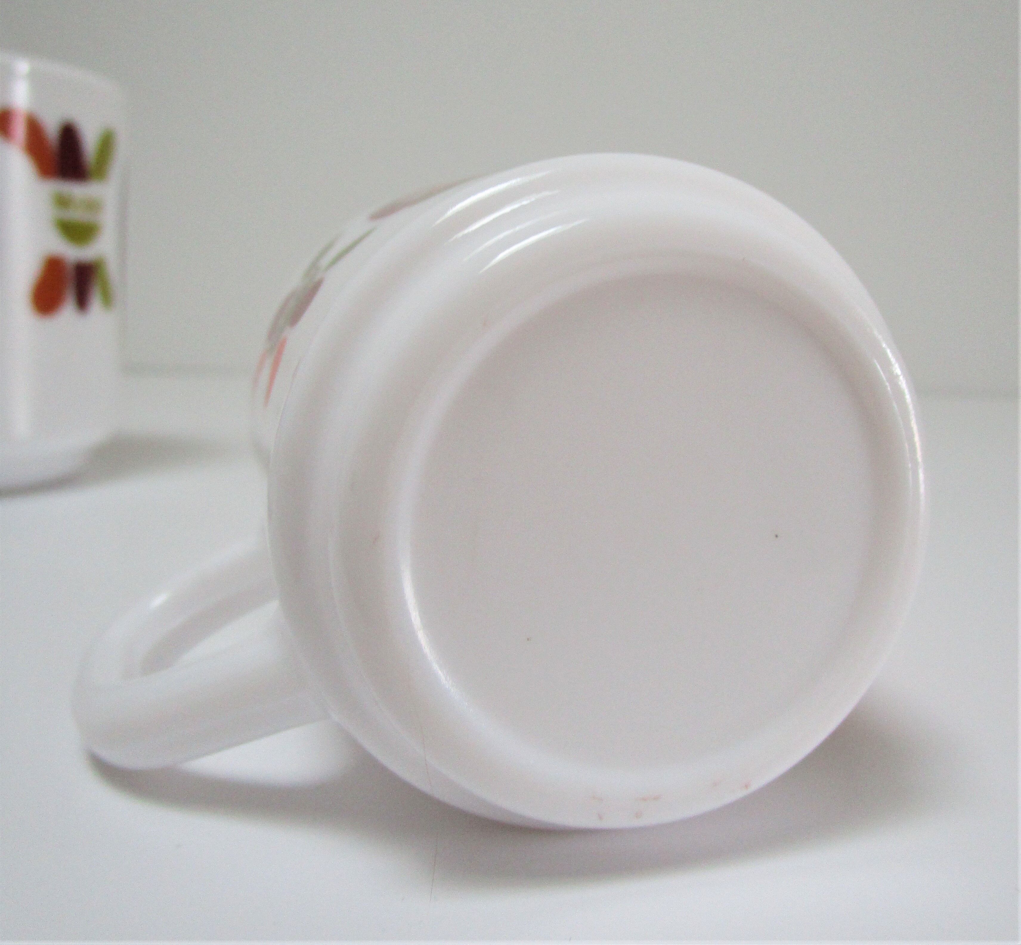 Three mugs and two cups decoration flowers design Jean-Charles Meunier 70s