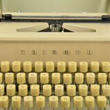 1964 modern suitcase typewriter, Triumph Gabrielle 1, Germany