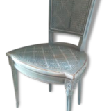Chaises élégantes et stylisées. lot 2