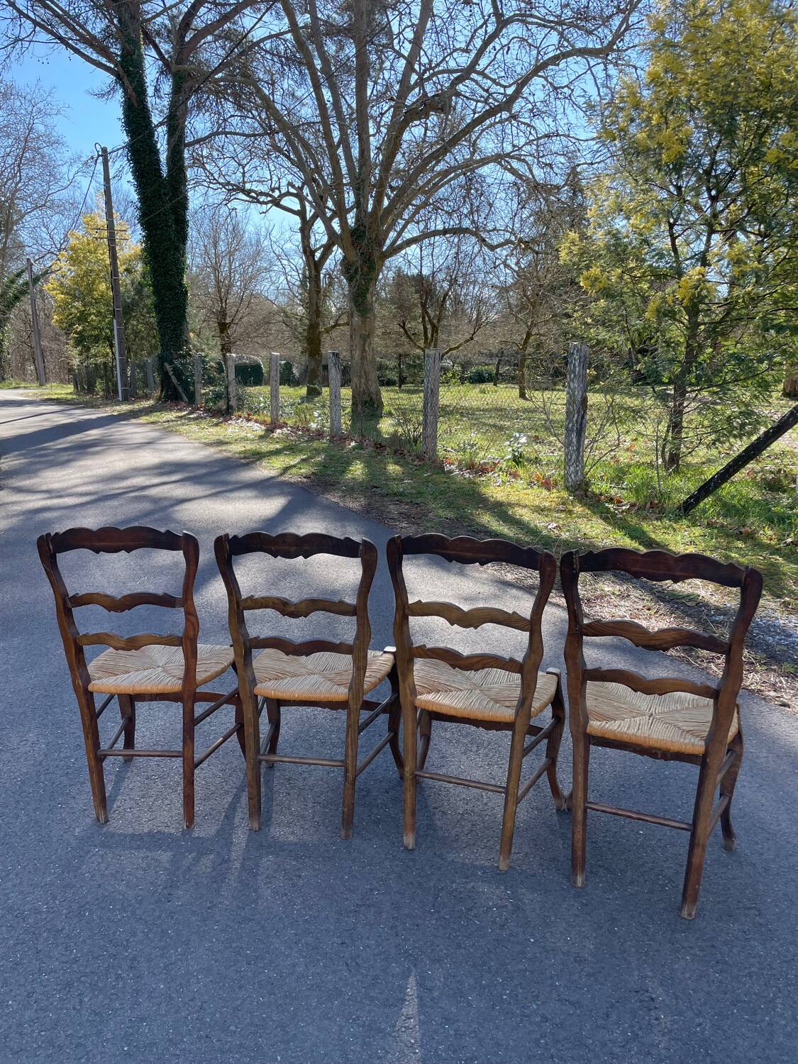 4 chaises paillées de campagne en bois