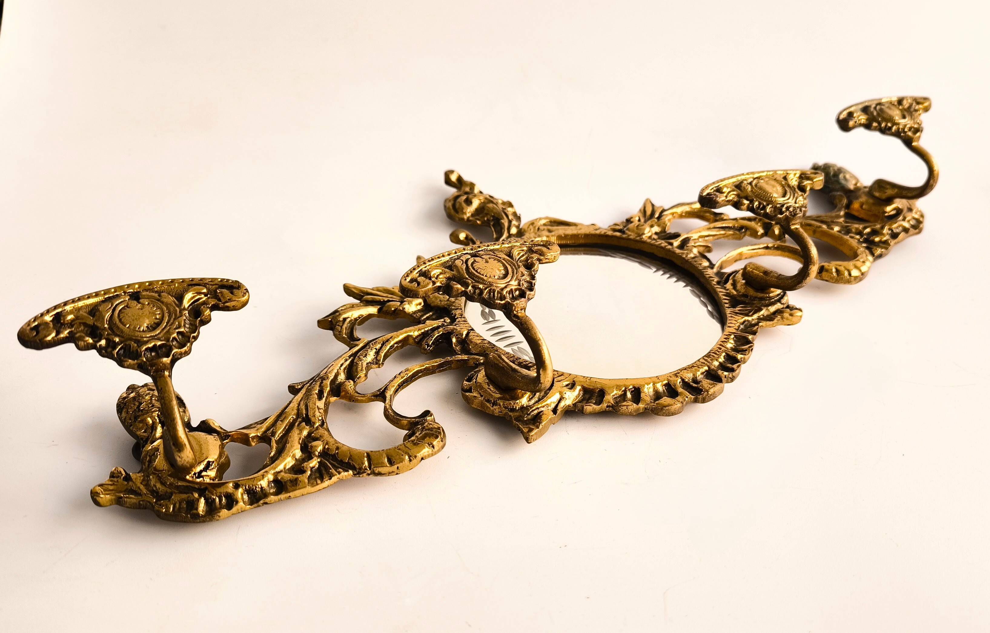 Porte-manteau espagnol en bronze des années 40