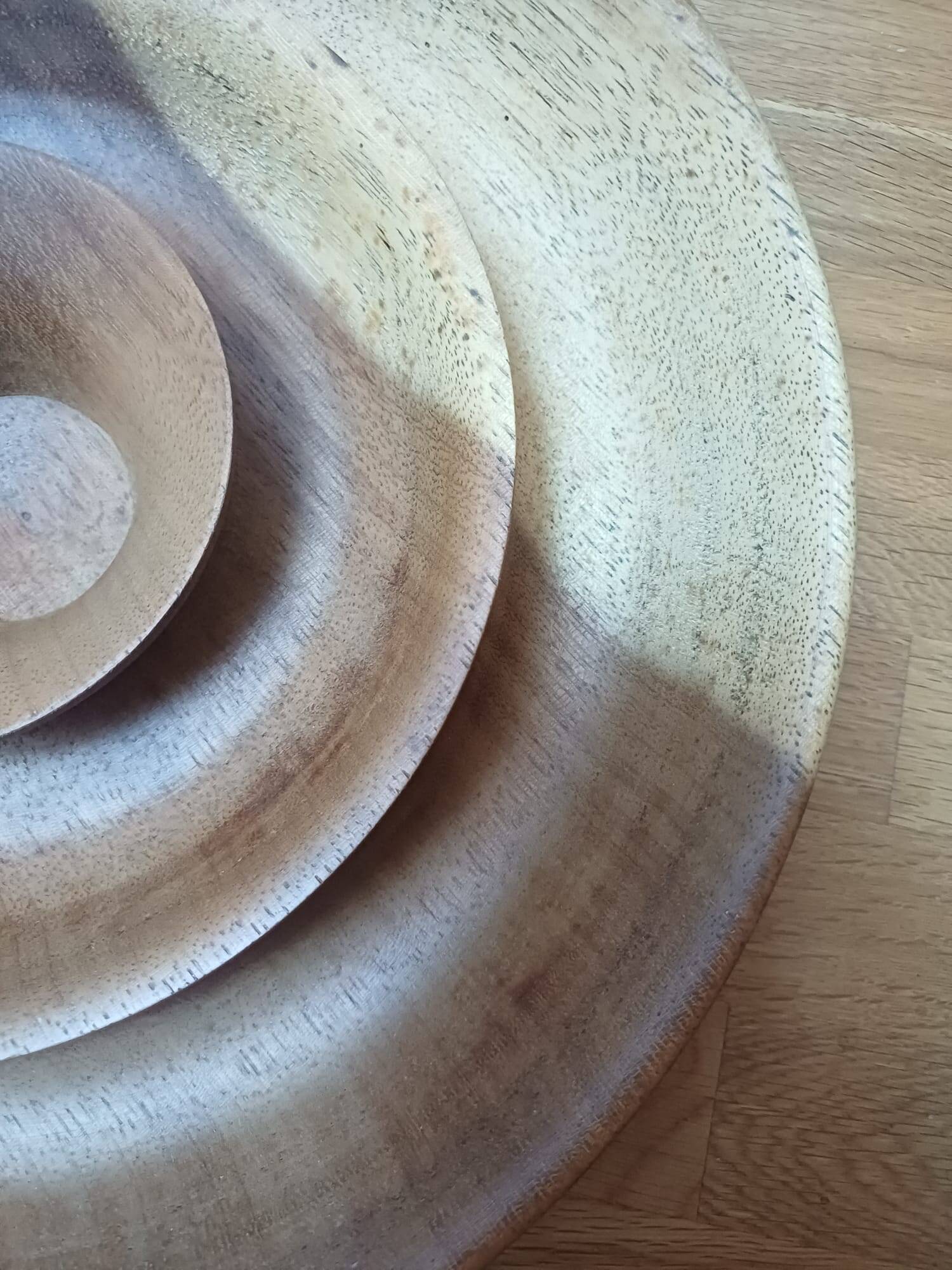 Plateau artisanal en bois tourné
