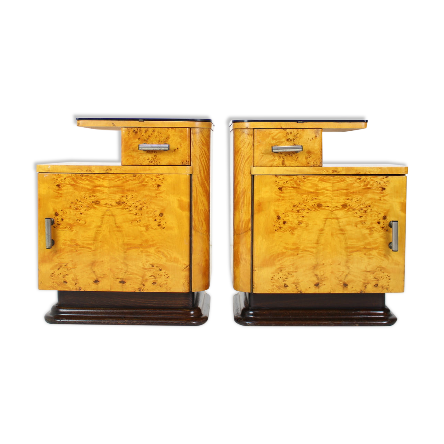 Ensemble de deux tables de chevet conçues par Jindřich Halabala pour UP závody, années 1950.