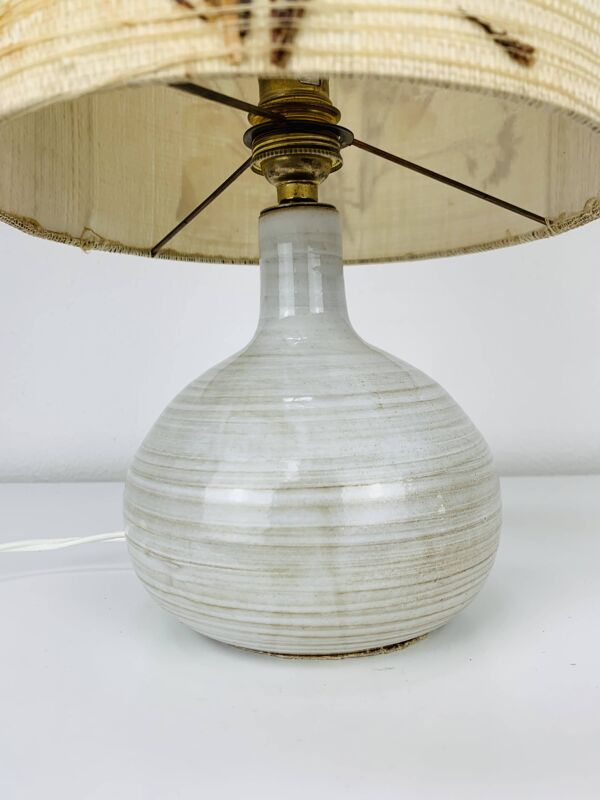 Lampe boule en céramique et abat-jour en fleurs séchées