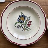 Set of 8 mismatched soup plates
