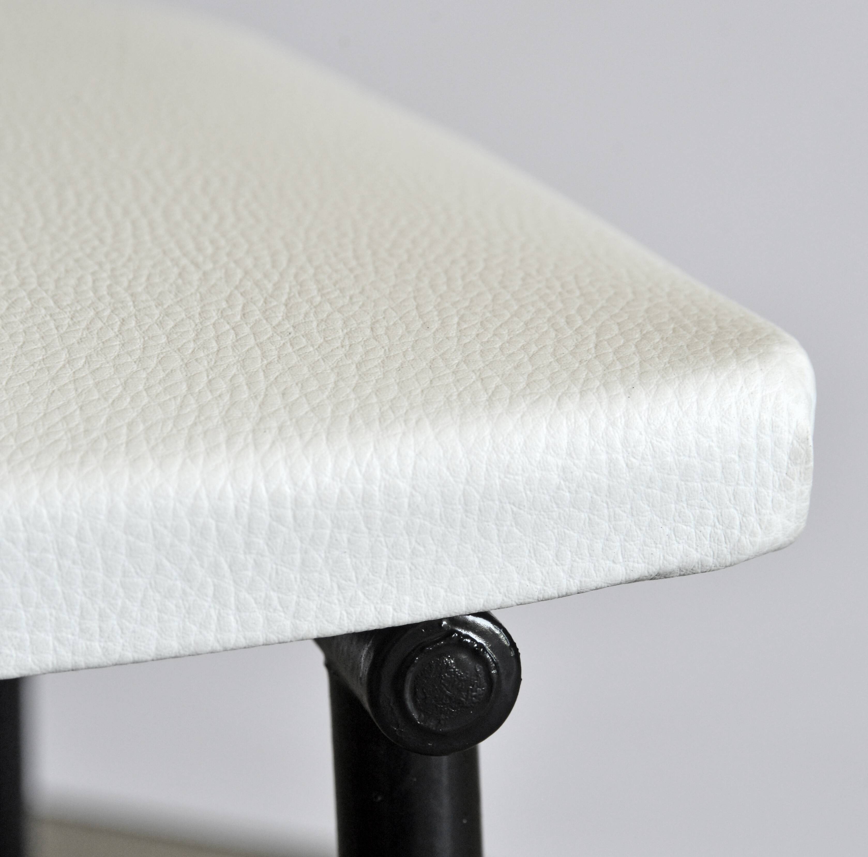 4 Chairs Colette Gueden