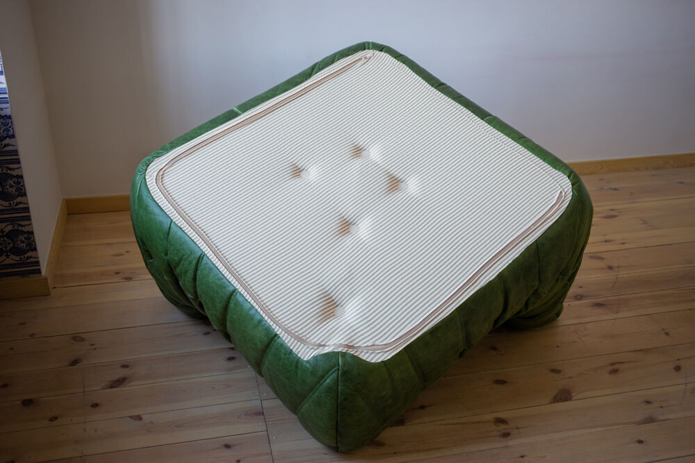 Fauteuil d'angle "Togo" modèle dessiné par Michel Ducaroy 1973