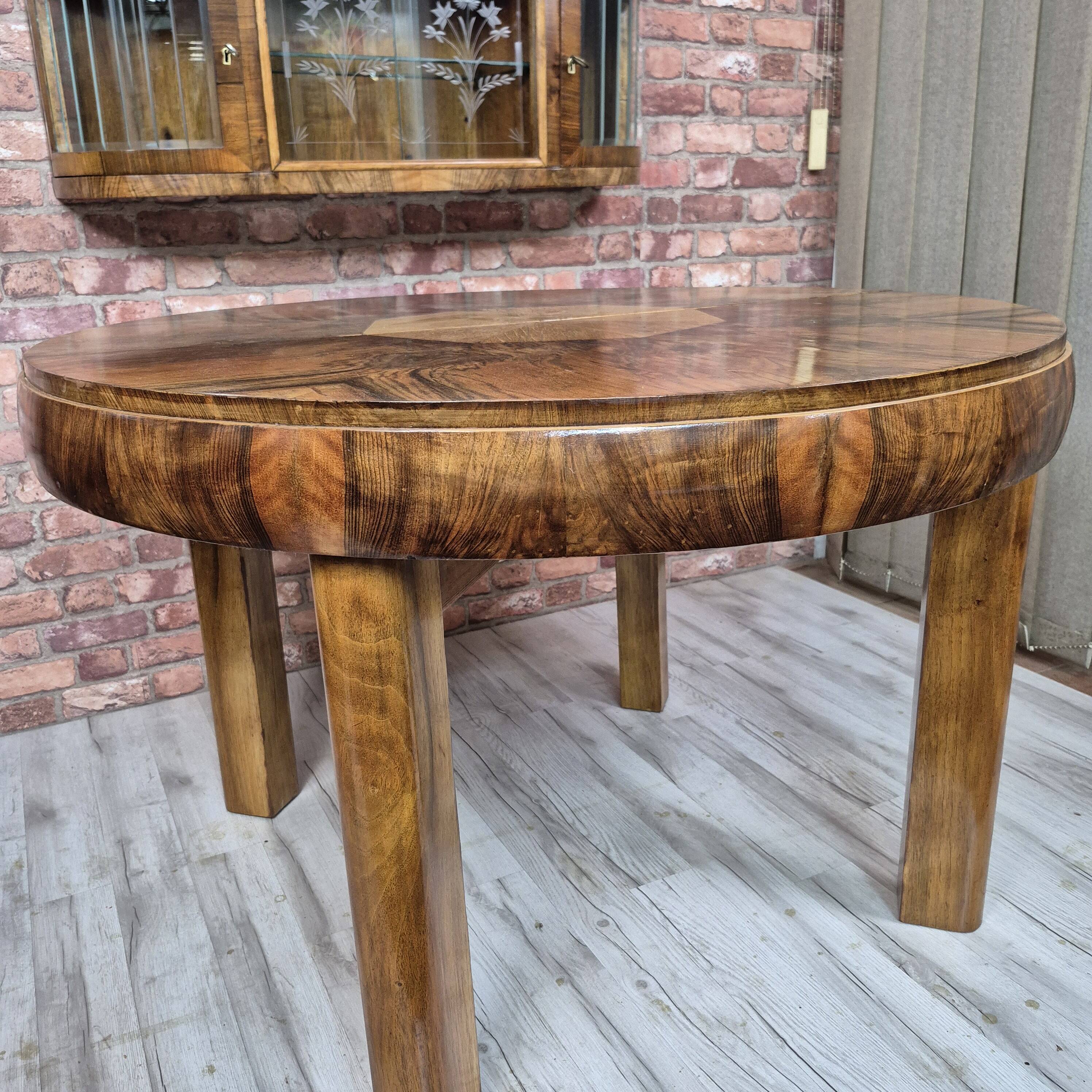 Authentic Art Deco Burl Walnut Round Extending Dining Table 1930s